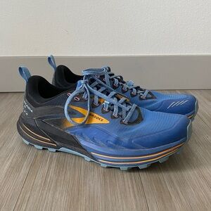LIKE NEW Brooks ‘Cascadia 16’ Trail Running Shoes in Blue/ Black/ Yellow